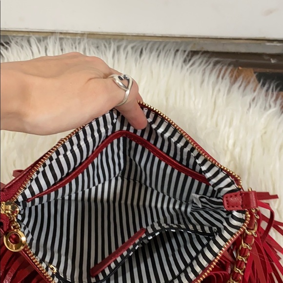 Red fringe purse - Picture 10 of 12